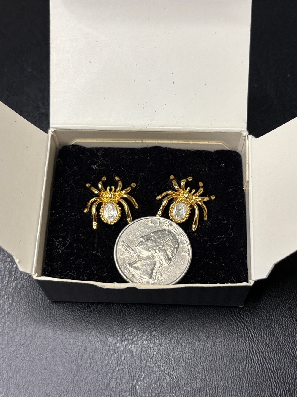 Vintage Avon Itsy Bitsy Spider Gold Tone Pierced Earrings Rhinestone Belly 1994 - Picture 4 of 5